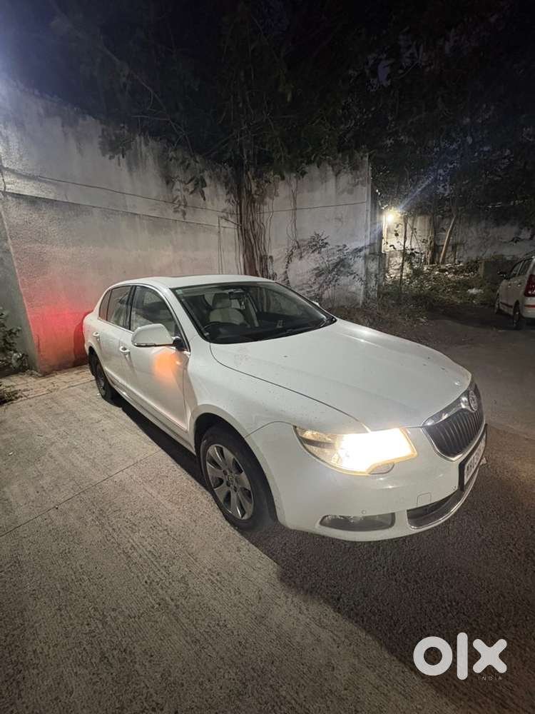 Skoda Superb Elegance 2013 Model