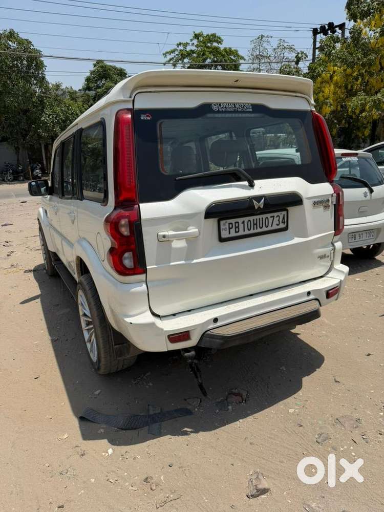 Mahindra Scorpio Classic S9