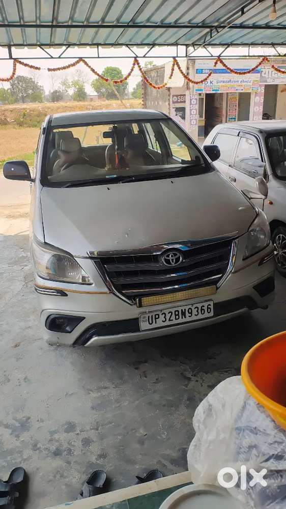 गाड़ी में इंटरनल कोई कमी नहीं है एक नंबर कंडीशन
