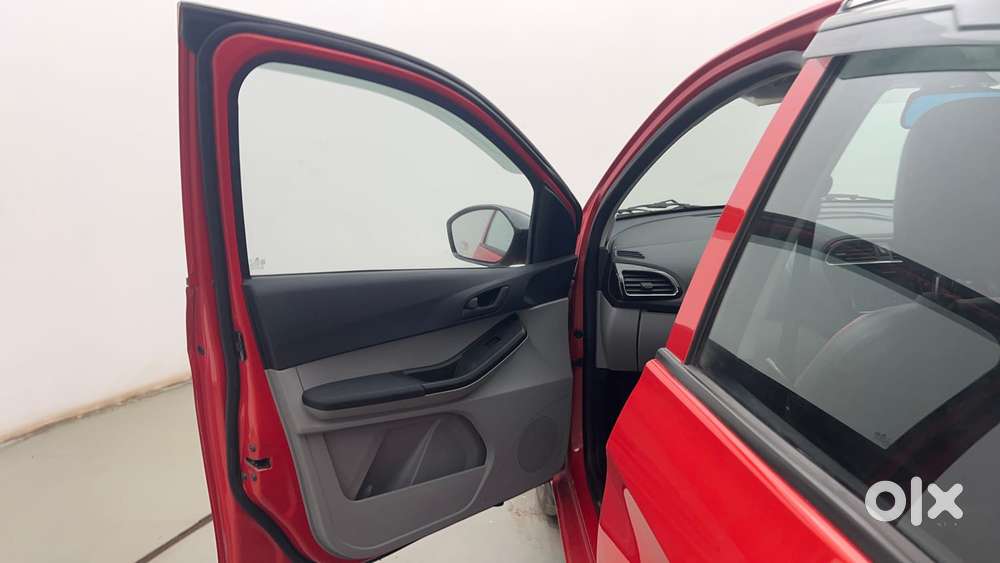 Tata Tiago 1.2 Revotron Xta, 2022, Petrol