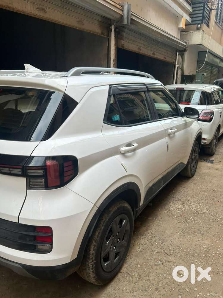 Hyundai Venue Petrol 2023