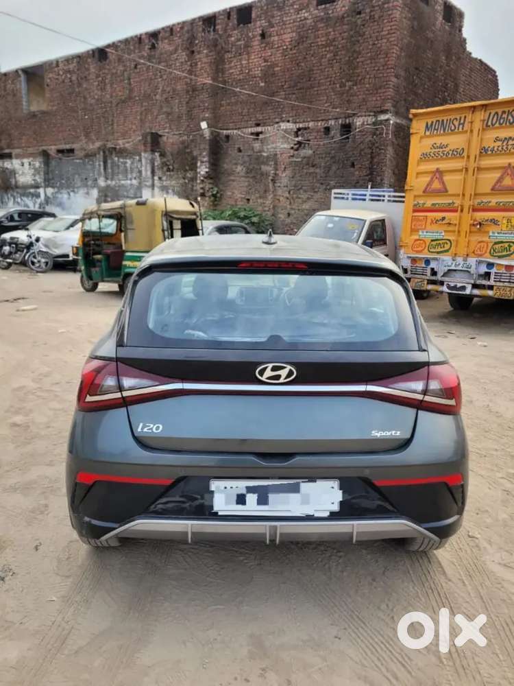 Hyundai I20 Sportz 2024 Petrol Car With Sunroof Wireless Charger
