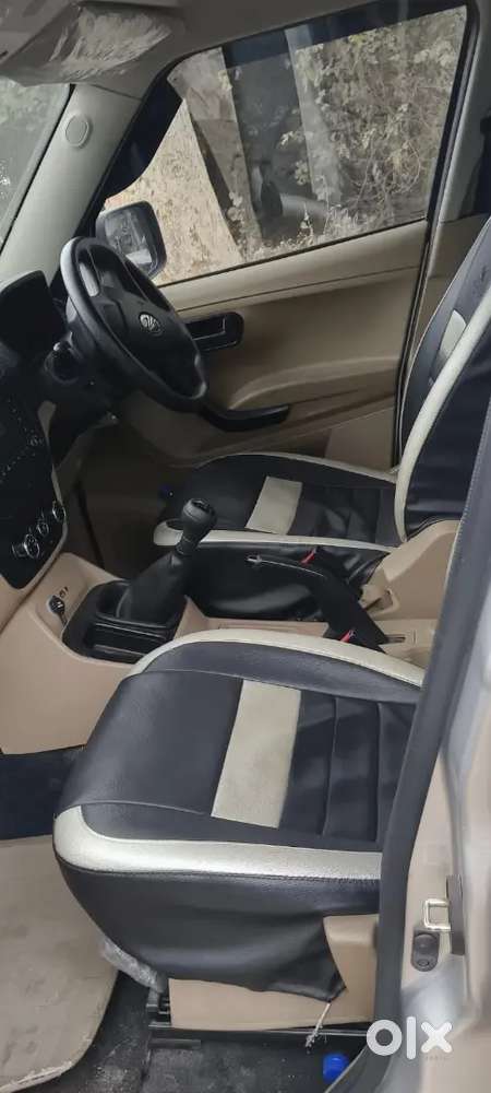 Tuv300 Car Top Condition