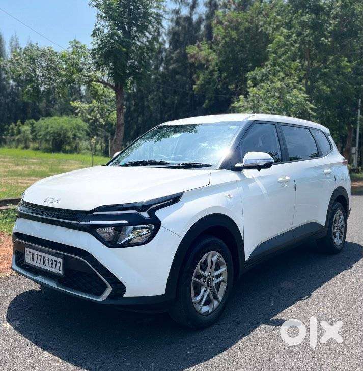 Kia Carens, 2022, Petrol