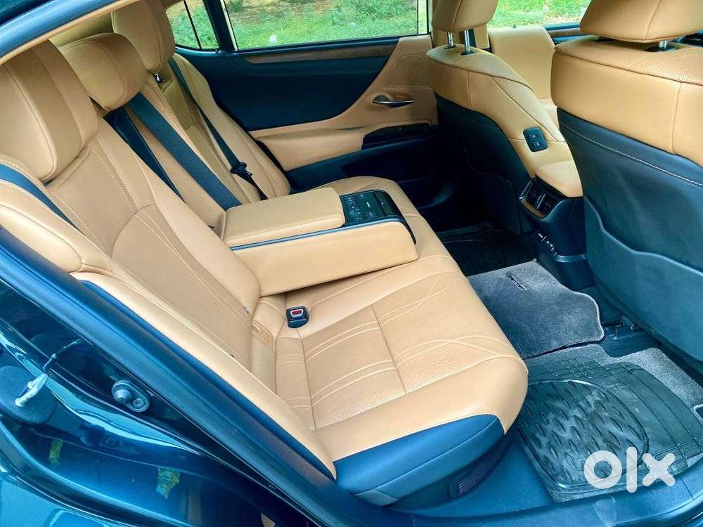 Lexus Es 300h Luxury, 2022, Cng & Hybrids