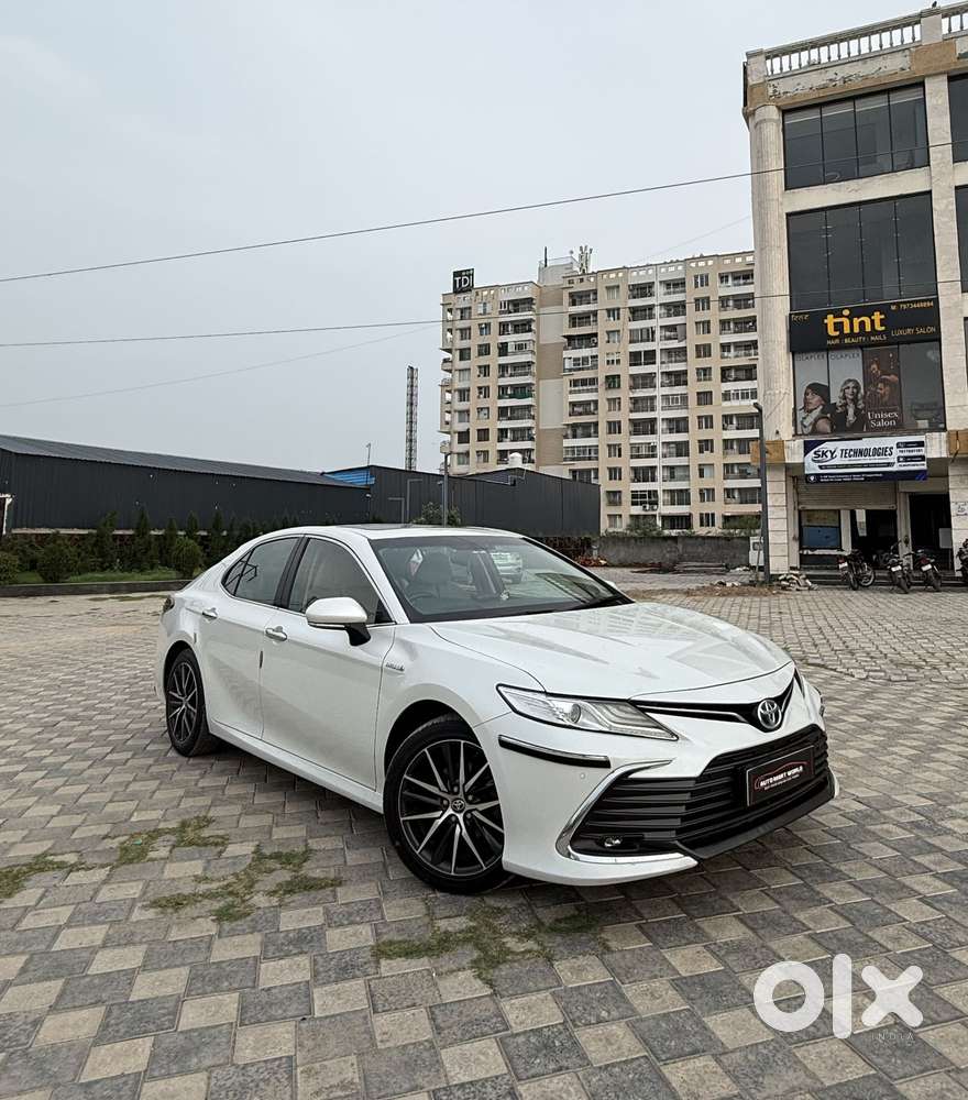 Toyota Camry Hybrid, 2024, Cng & Hybrids