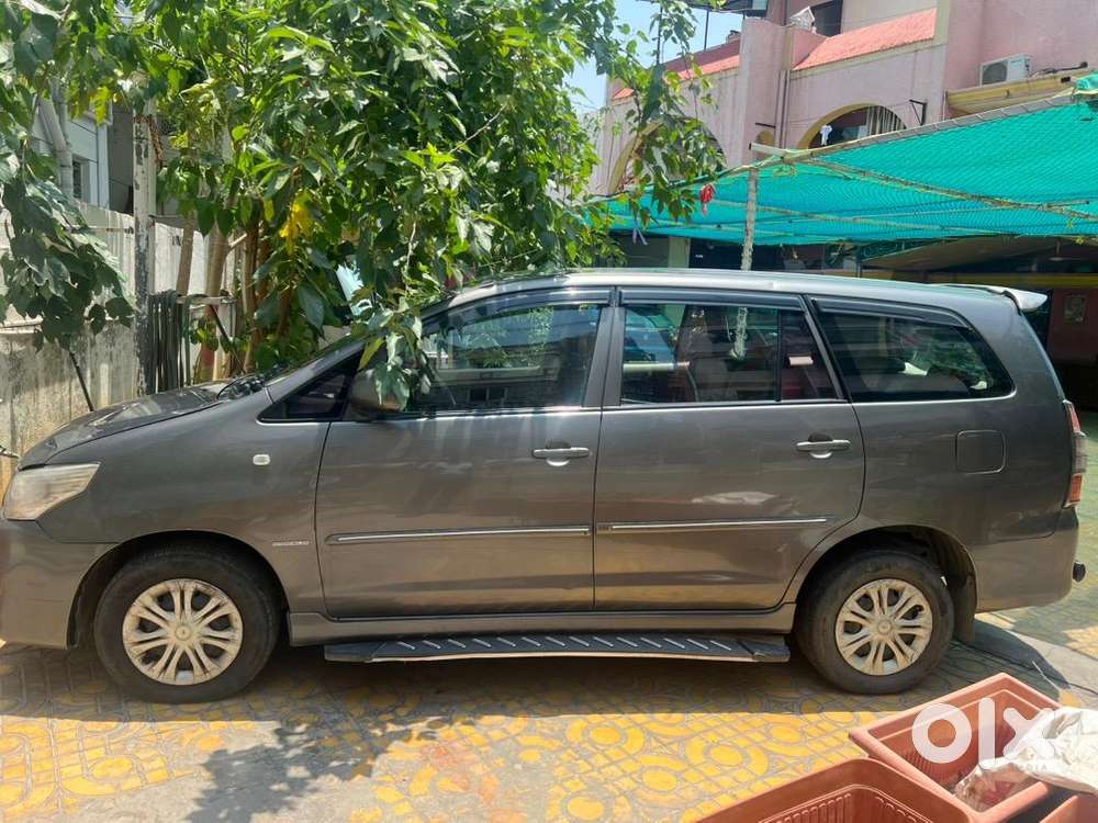 Toyota Innova 2012 Diesel Well Maintained