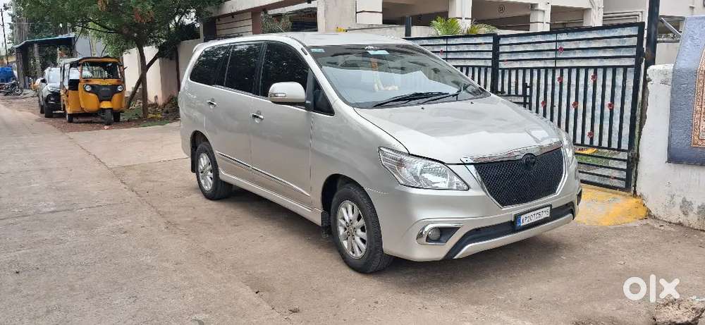 Toyota Innova Diesel 2014 Model Taxi Bord