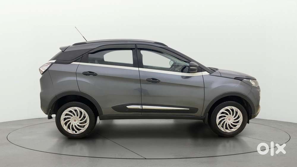 Tata Nexon 1.2 Revotron Xm (s), 2022, Petrol