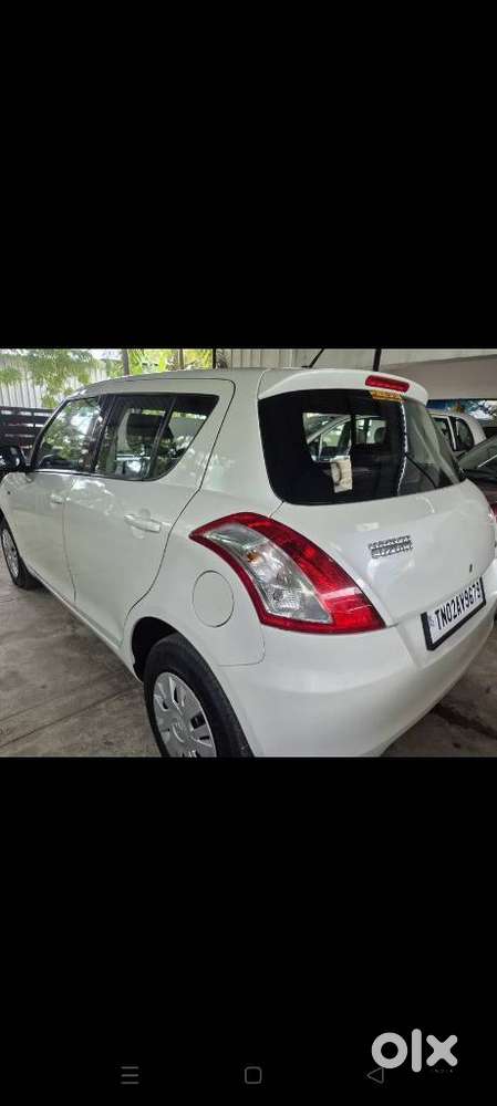 Maruti Suzuki Swift Vxi + Manual, 2012, Petrol