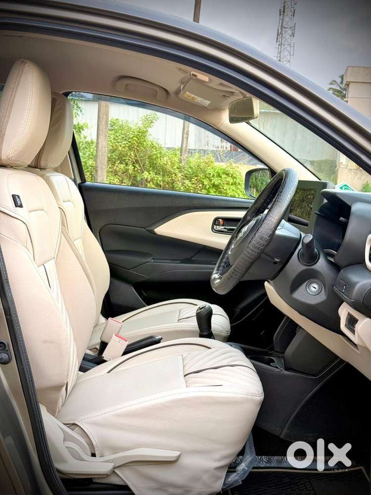 Maruti Suzuki Swift Dzire Vxi Optional, 2025, Petrol