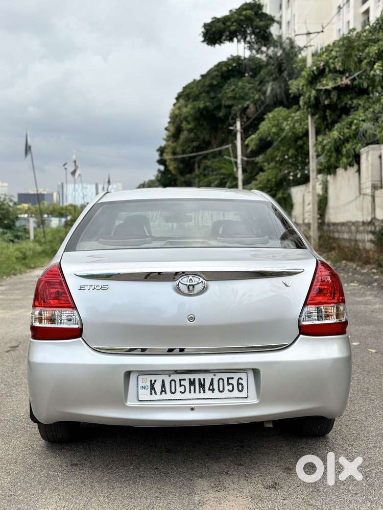 Toyota Etios V, 2013, Petrol