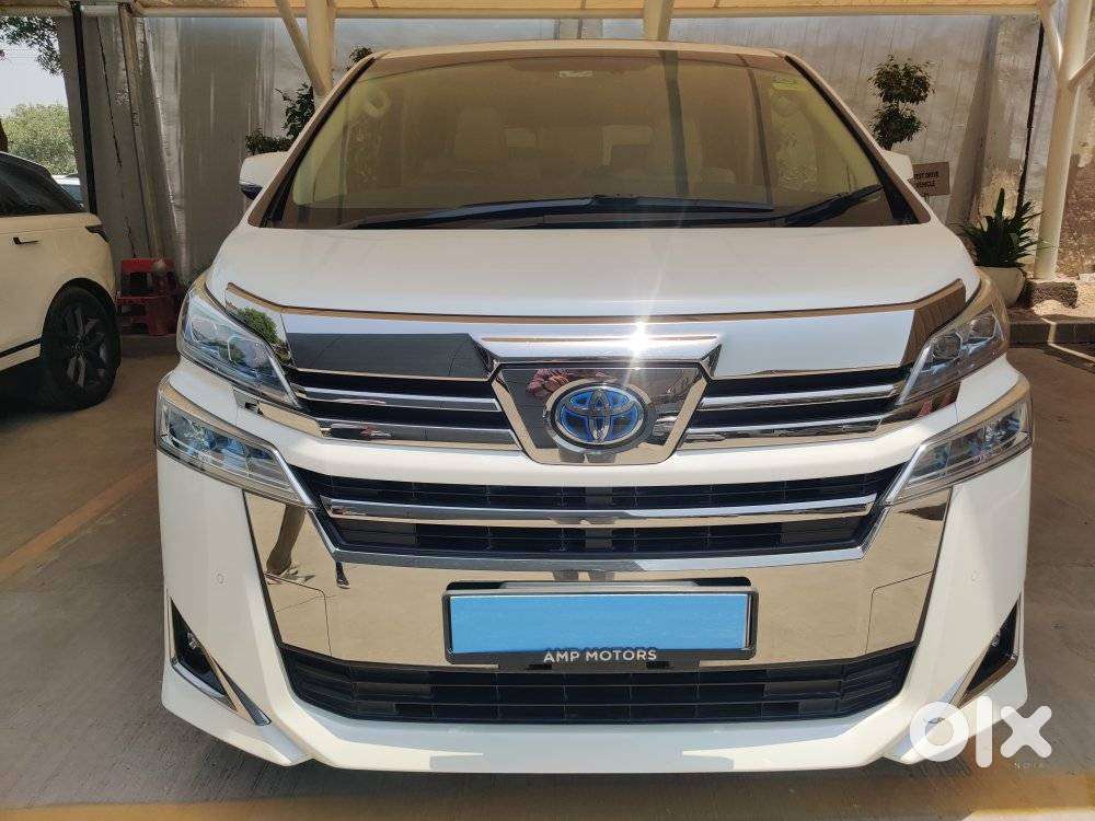 Toyota Vellfire 2.5 Executive Lounge, 2022, Petrol