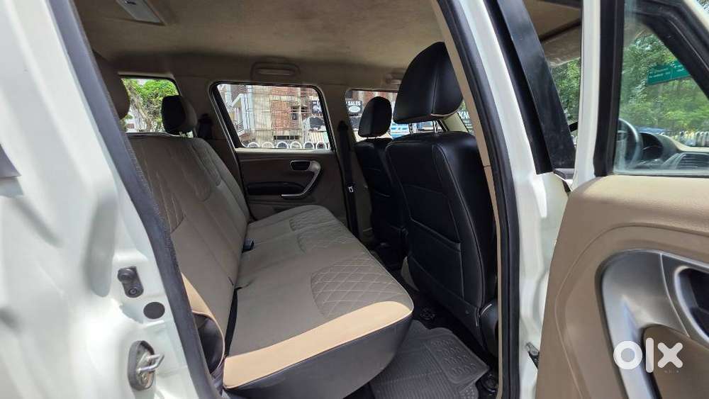 Mahindra Tuv 300 T10, 2019, Diesel