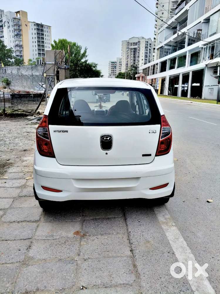 White Hyundai I10 Well Maintained Car