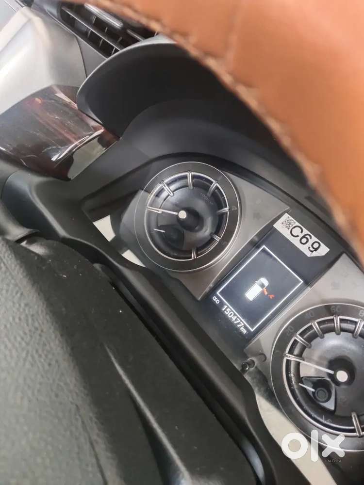 Toyota Innova Crysta 2018 Diesel 150000 Km Driven