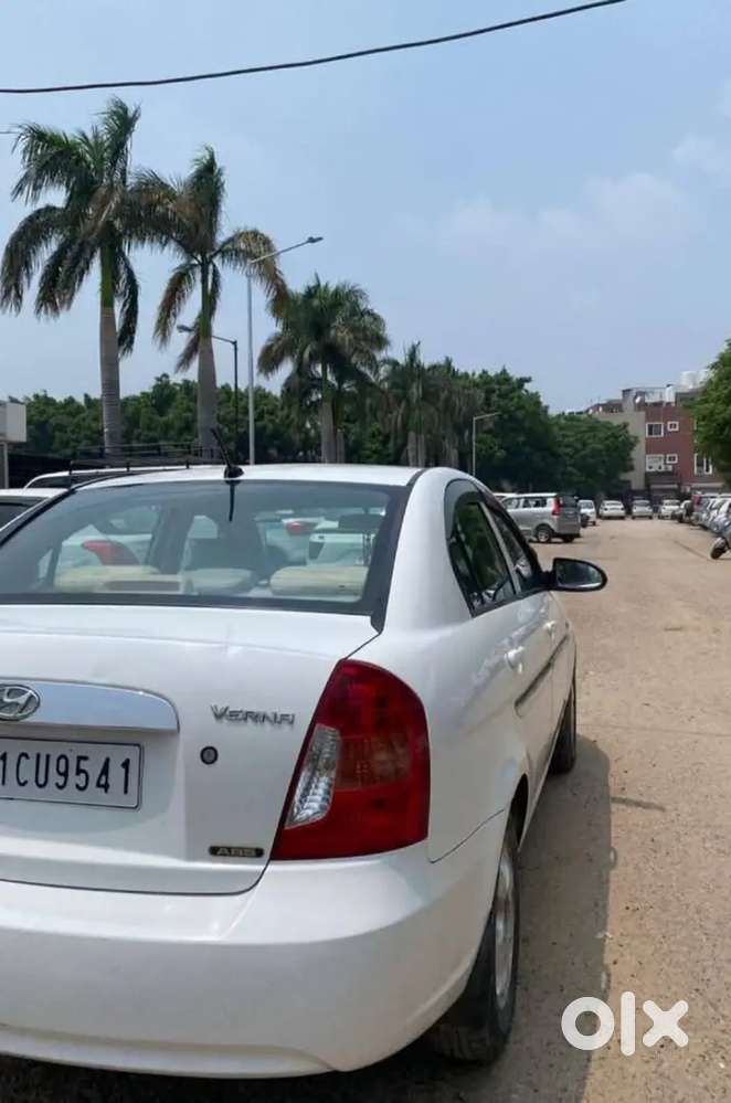 Hyundai Verna 2010 Petrol 75000 Km Driven