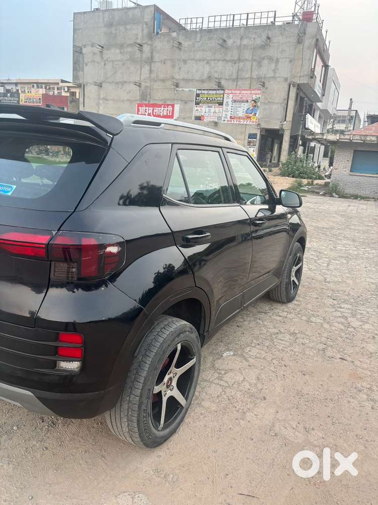 Hyundai Venue 2024 Petrol Good Condition