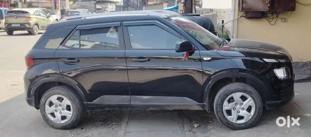 Hyundai Venue 2022 Petrol 12000 Km Driven