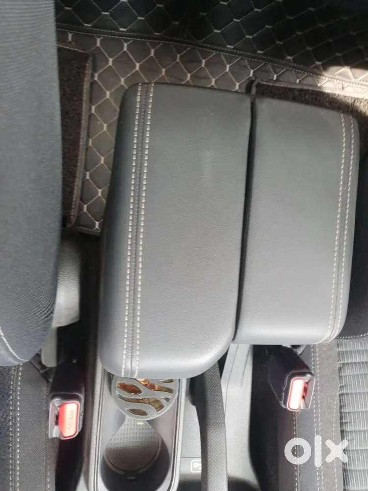 Thar Roxx Mx3 At With Mahindra Alloys