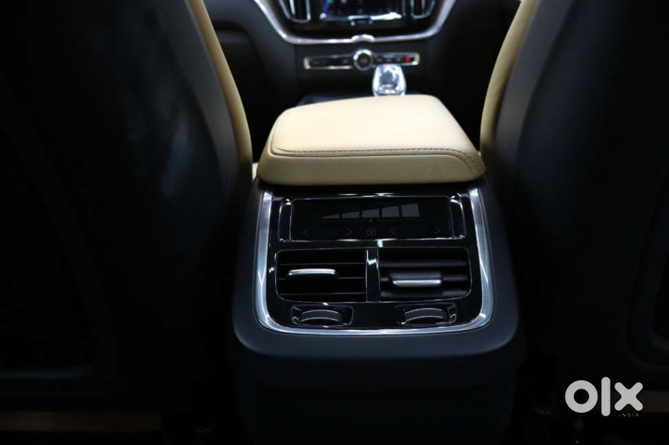 Volvo Xc60 2.0 B5 Ultimate, 2023, Petrol