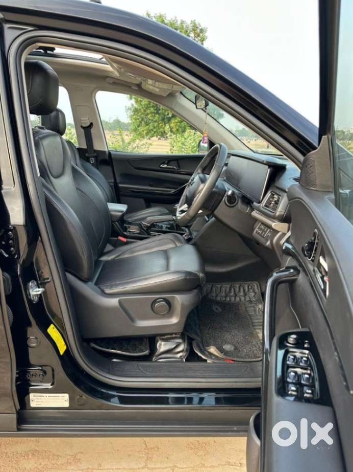 Mahindra Xuv700 Ax7l 6 Str At, 2026, Diesel