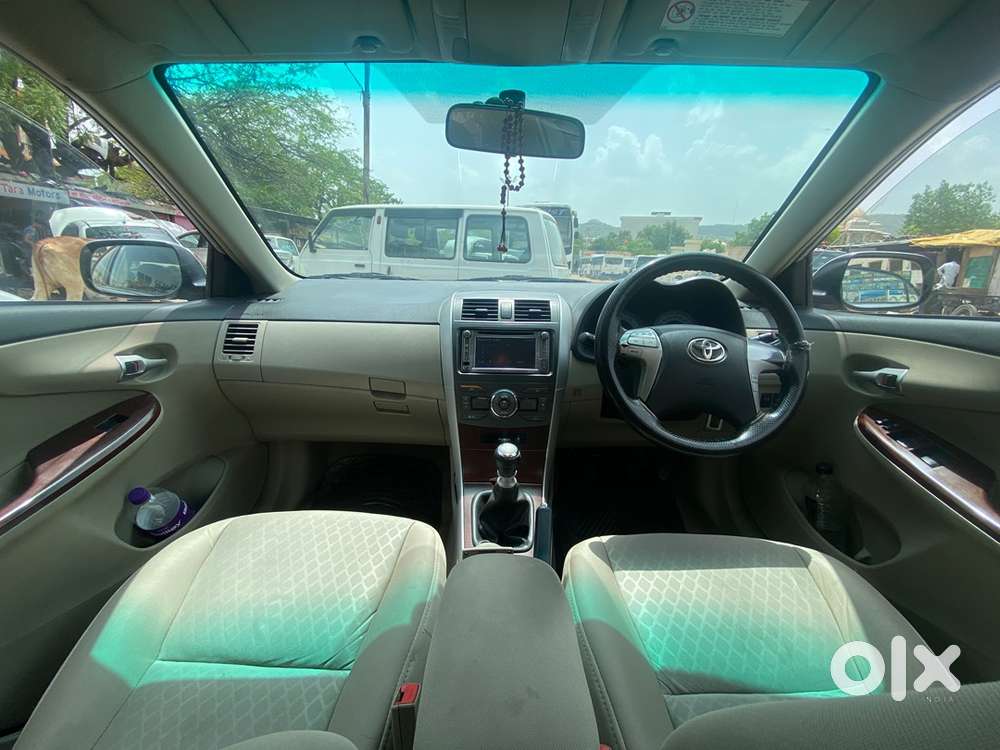 Toyota Corolla Altis 2012