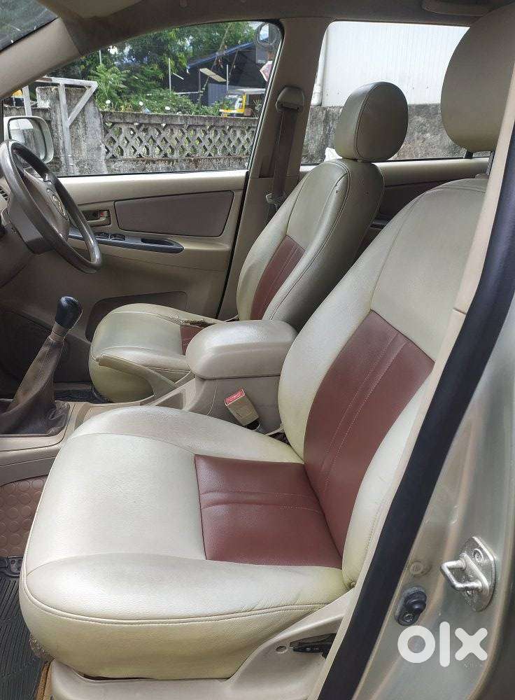 Toyota Innova 2004-2011 2.5 V Diesel 8-seater, 2008, Diesel
