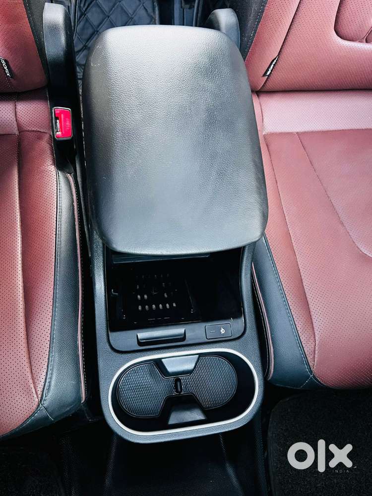 Hyundai Alcazar 2.0 Signature (o) Petrol At 6 Str, 2021, Petrol