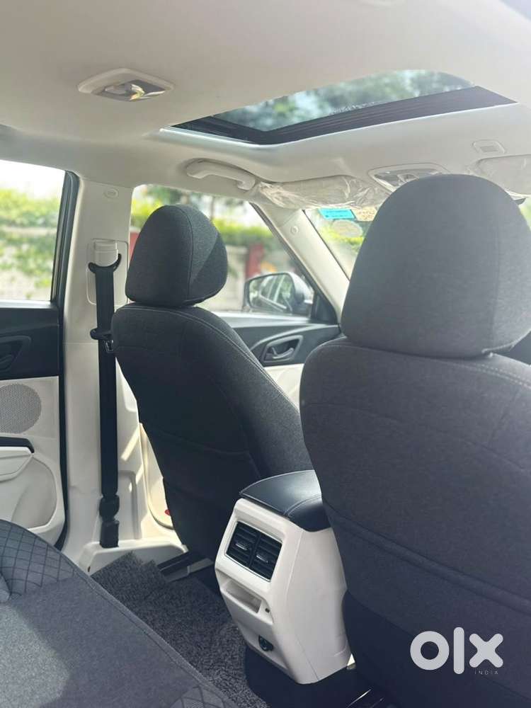 Mahindra Xuv 3xo Mx3, 2024, Petrol