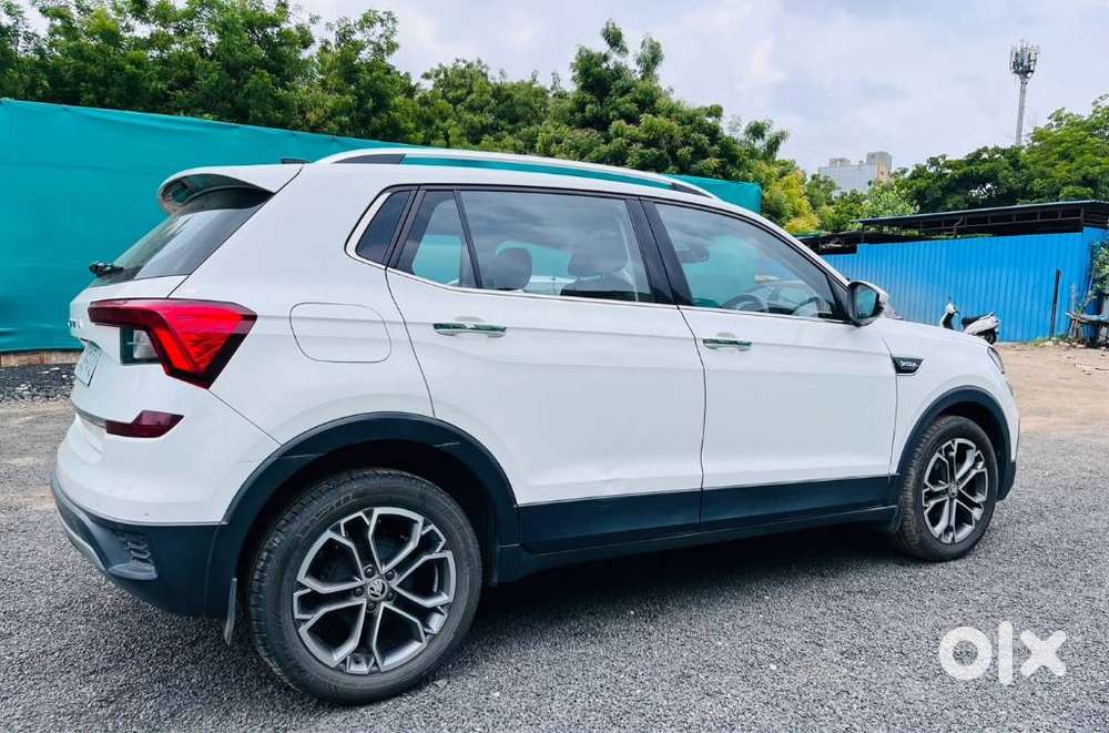 Skoda Kushaq 1.0 Tsi Style At (6 Airbags), 2023, Petrol