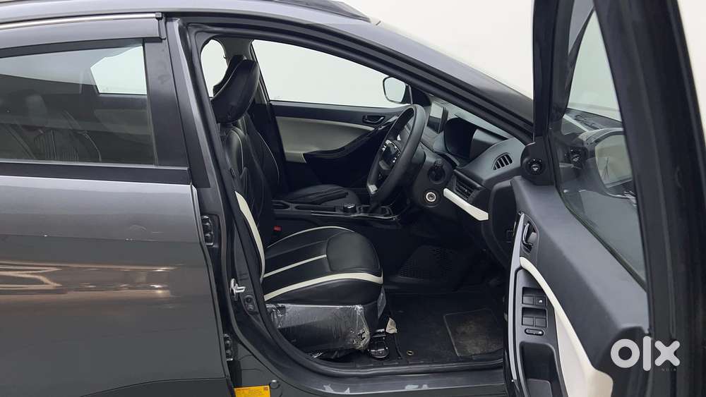 Tata Nexon Pure 1.2 Revotron Petrol 6 Mt, 2024, Petrol