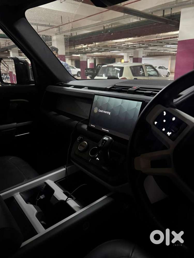 Land Rover Defender 2025