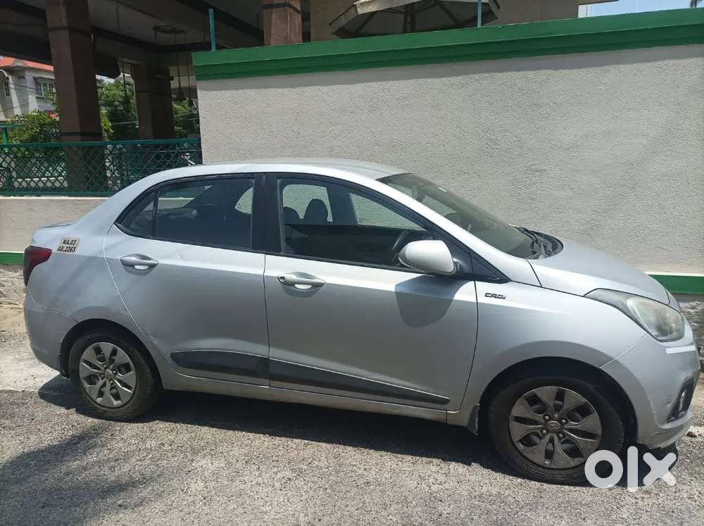 Hyundai Xcent 2017 Yellow Board