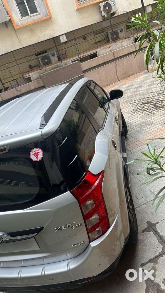 Xuv500  W10  Diesel  Single Owner Full Service History  New Tyres