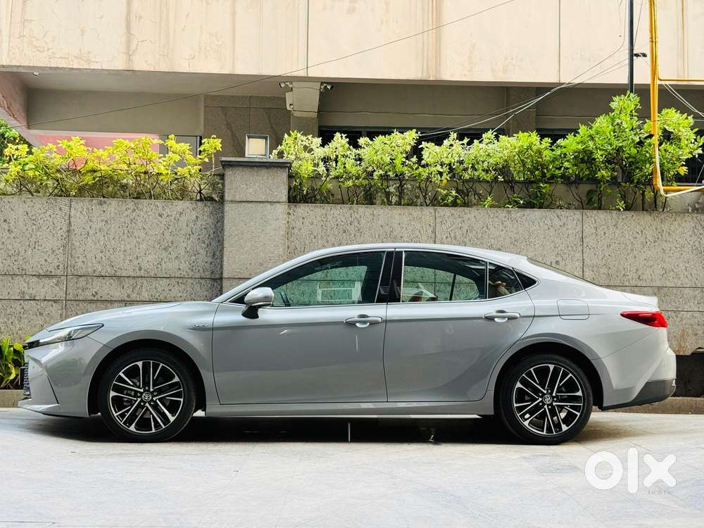 Toyota Camry Hybrid, 2025, Electric