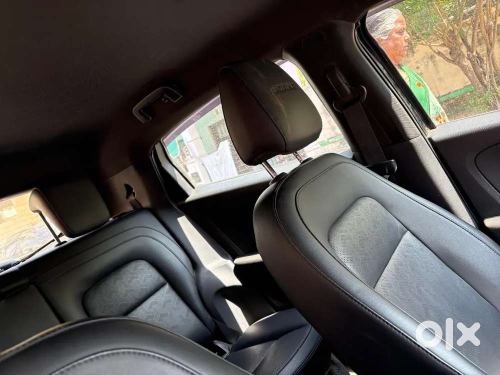 Top Model Dark Edition