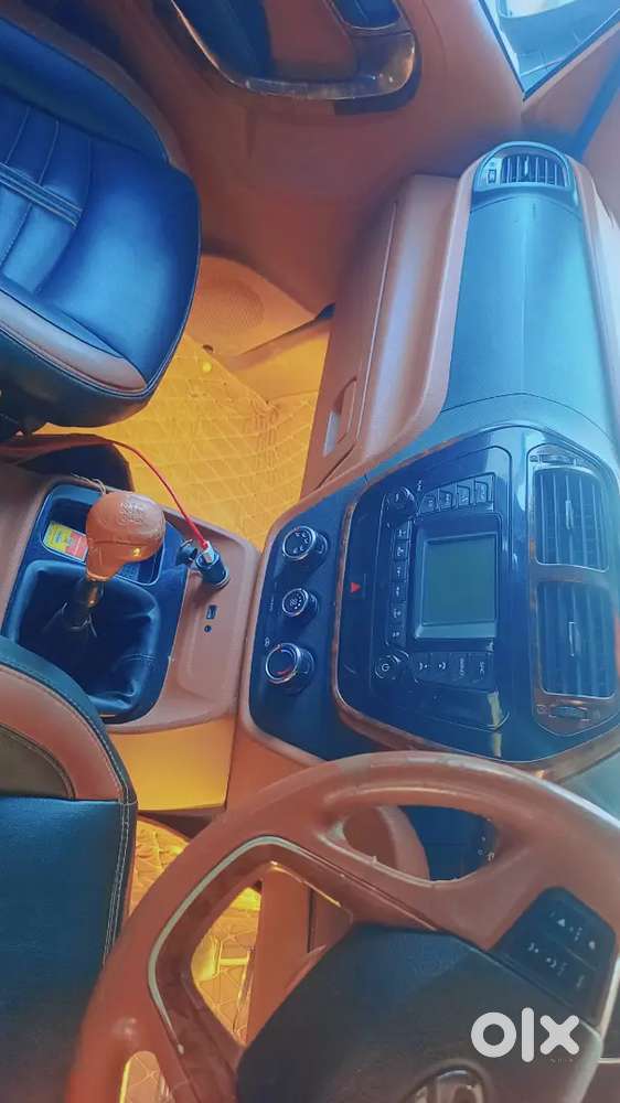 Mahindra Tuv 300 2018