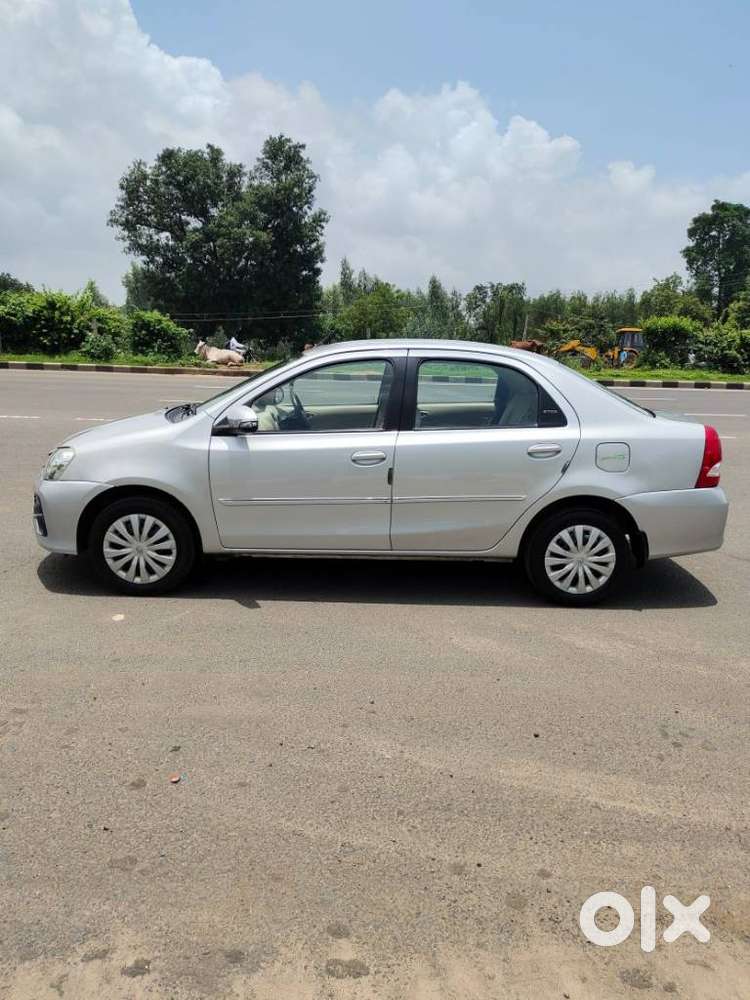 Toyota Etios 1.5 V, 2017, Petrol