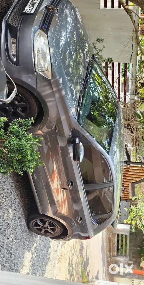 Volkswagen Polo 2011 Diesel Well Maintained,new Paper,finance Availabl