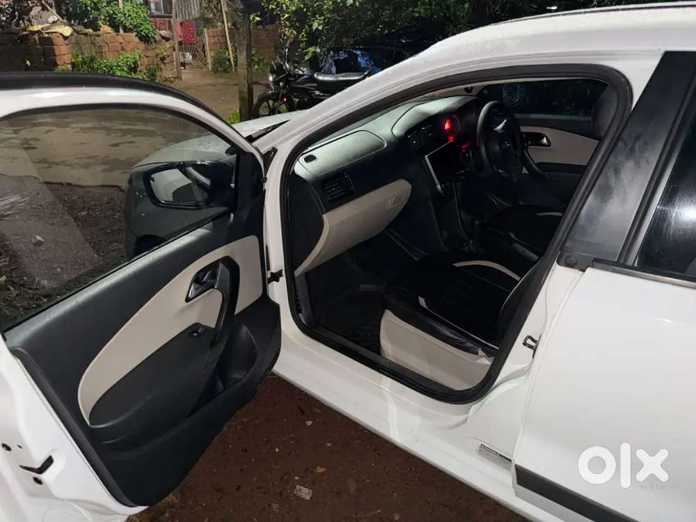 Volkswagen Polo 2011 Car