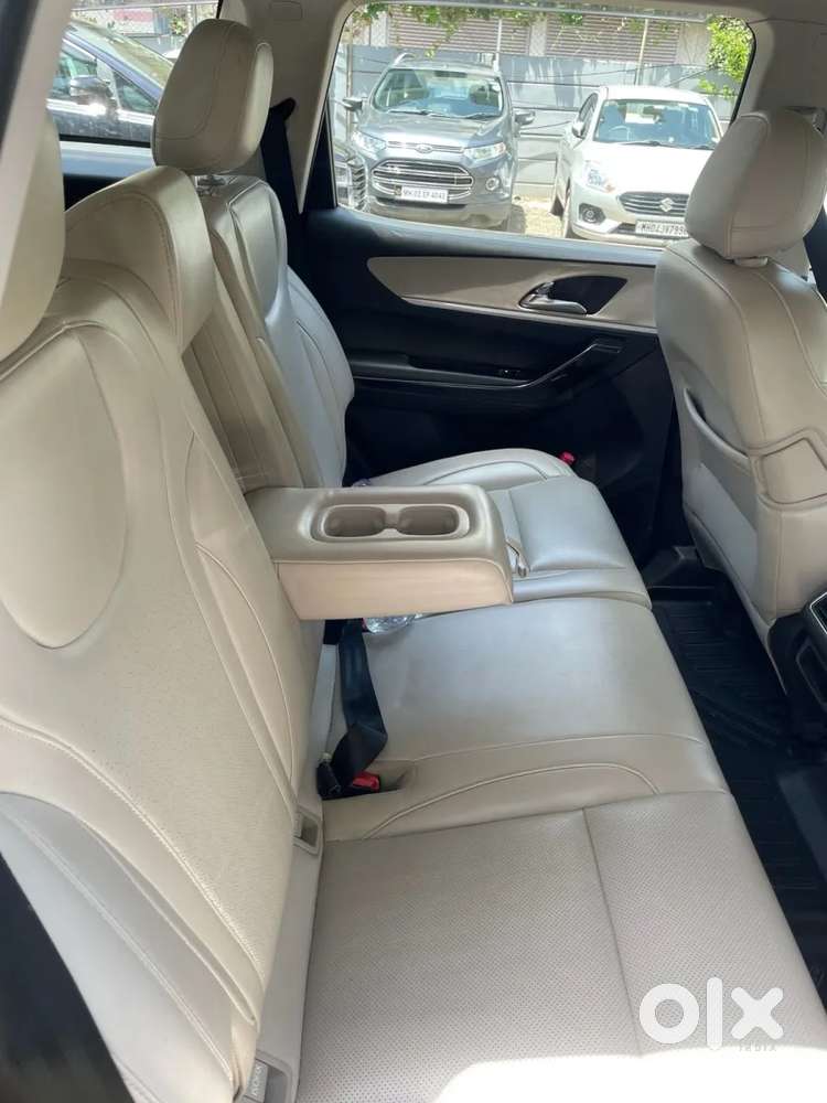 Mahindra Xuv700 2.2 Ax 7 Diesel At Str, 2022, Diesel