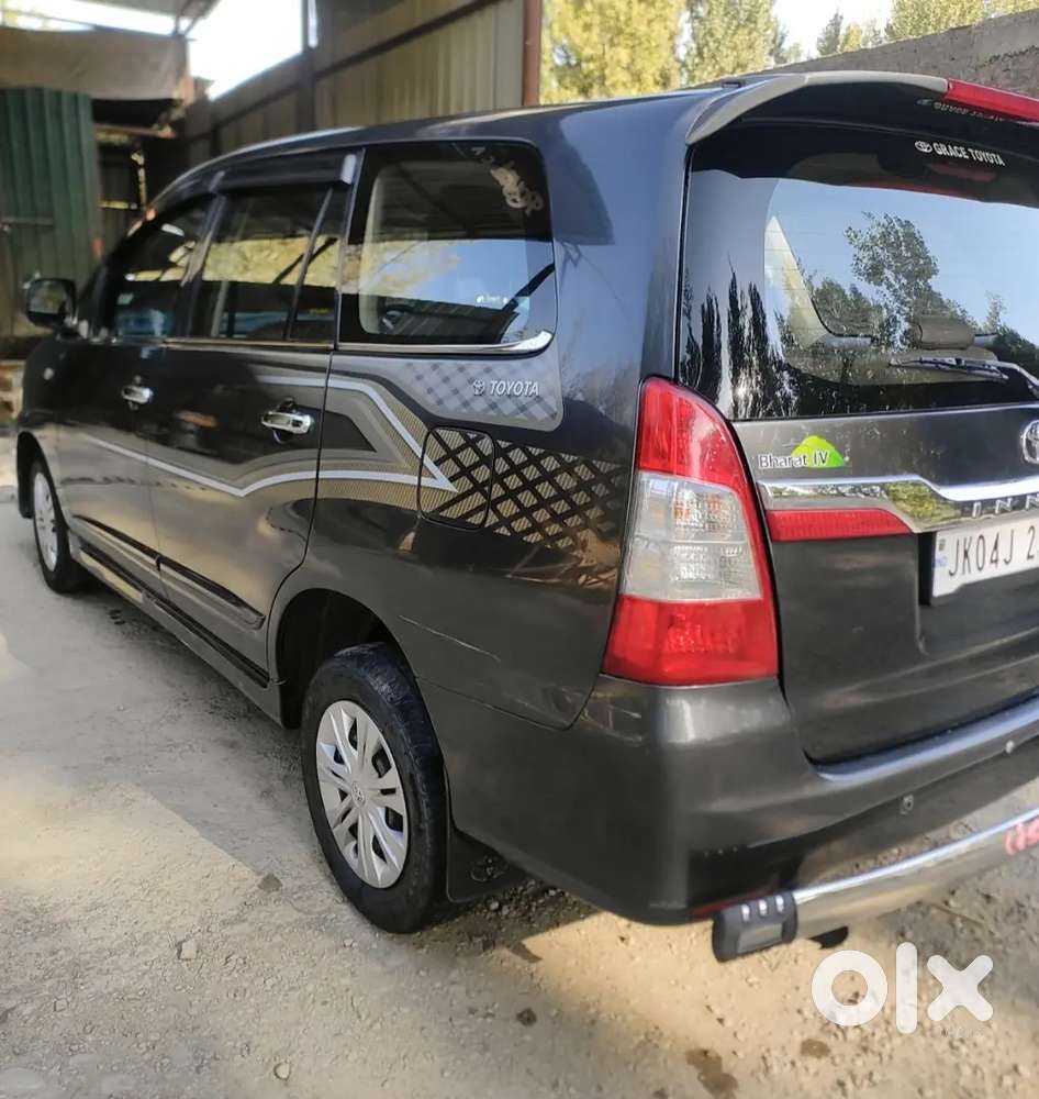 Toyota Innova 2015