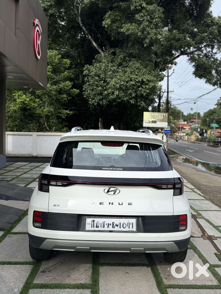 Hyundai Venue Sx 1.2 Mt Knight Edition, 2023, Petrol