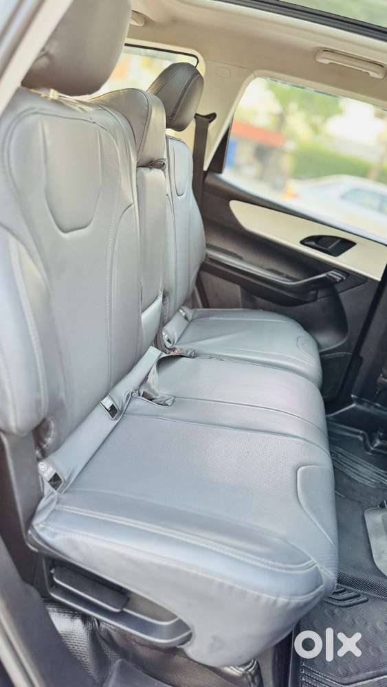 Mahindra Xuv700 2.2 Ax 5 Diesel At 7 Str, 2022, Diesel