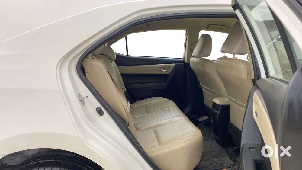 Toyota Corolla Altis 2013-2017 Vl At, 2016, Petrol