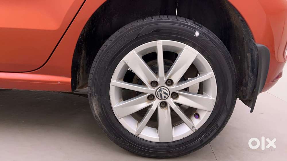 Volkswagen Polo Petrol Highline 1.2l, 2015, Petrol
