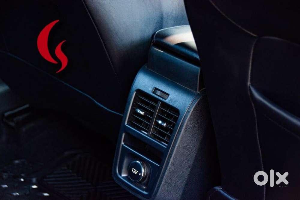 Tata Altroz 1.2 Xza Plus Dark Edition Dct, 2023, Petrol