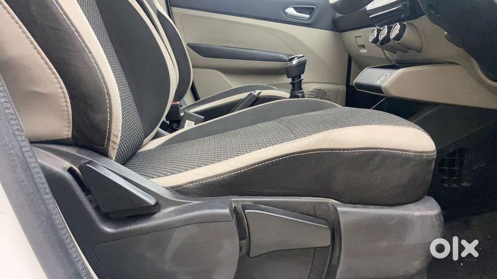 Renault Triber Rxz, 2022, Petrol