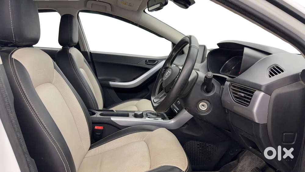 Tata Nexon 1.5 Revotorq Xma Plus (s) Amt, 2023, Petrol